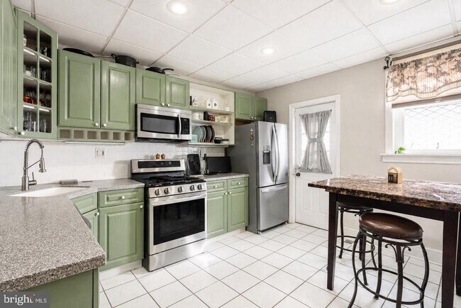 Building Photo - 25 E Germantown Pike