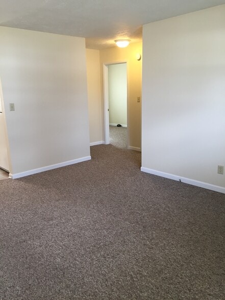 Building Photo - 365 Duo Dr