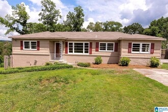 Building Photo - 901 28th Ave NE