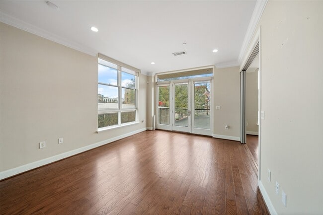 Building Photo - 1419 Montrose Blvd