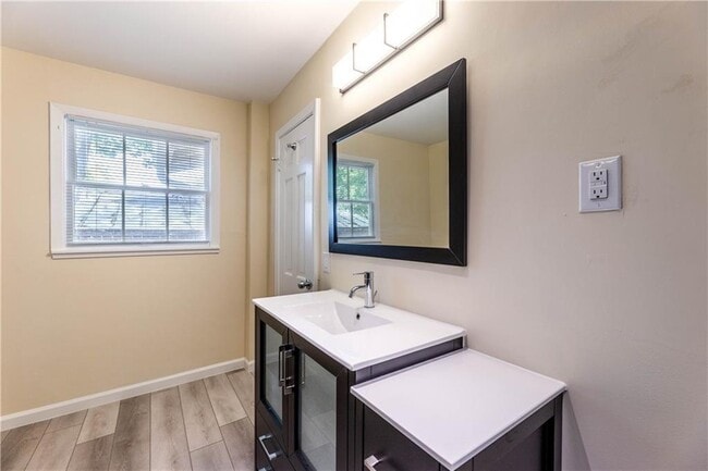 Building Photo - 1704 Emilie Ln