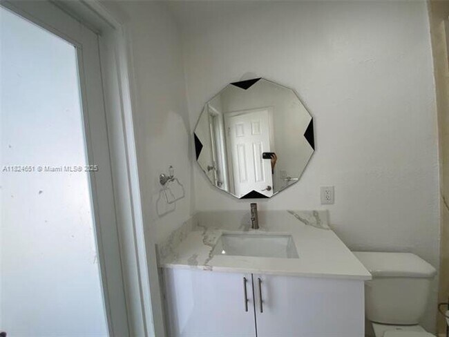 Building Photo - 19330 NE 18th Pl