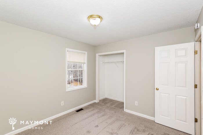 Building Photo - 105 Betty Ln