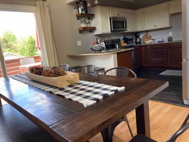 Building Photo - Spacious Split-Level Home for Rent in Woodbine – Minutes to VT & Downtown