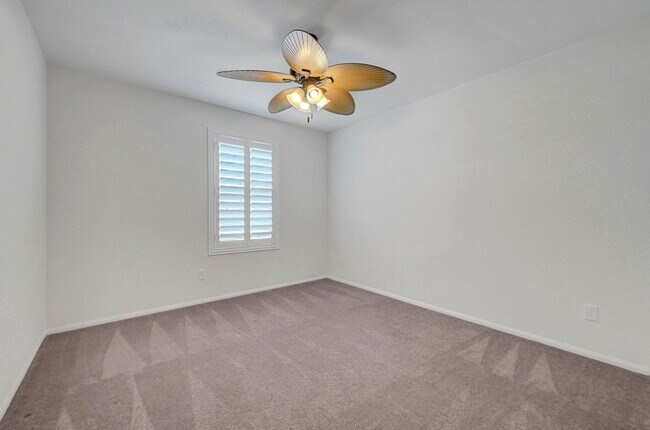 Building Photo - Stunning 3 Bedroom in Skye Canyon Master P...