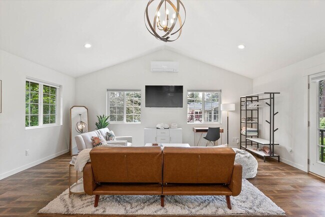 Building Photo - "Luxurious 5-Bedroom Spokane Retreat with Pool, Guest Suite, and Stunning Finishes!"