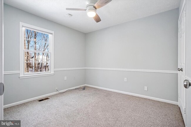 Building Photo - 4623 University Dr