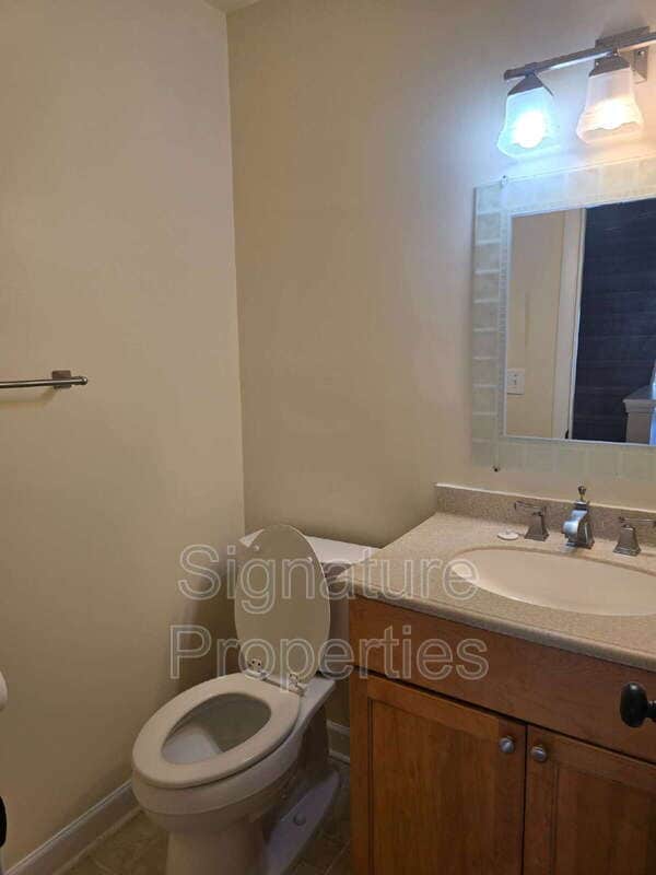 Building Photo - 2304 La Jolla Ct