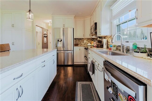 Building Photo - 446 Anna Marie Dr