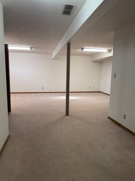 Building Photo - 5701 S 52nd St