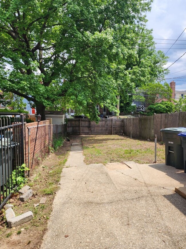 Building Photo - Charming 2BR Home in Lily Ponds NE DC – Ac...