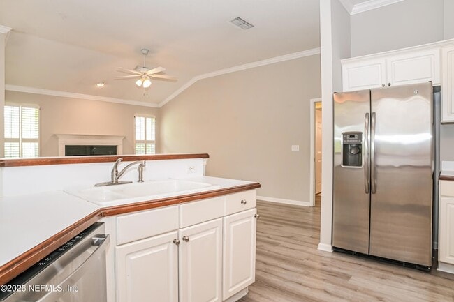 Building Photo - 524 Lighthouse Ct