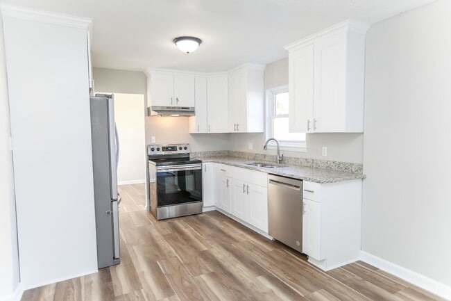 Building Photo - Spacious Home Near Bow Creek & Lynnhaven Mall
