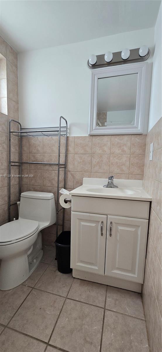 Building Photo - 3915 Ponce De Leon Blvd