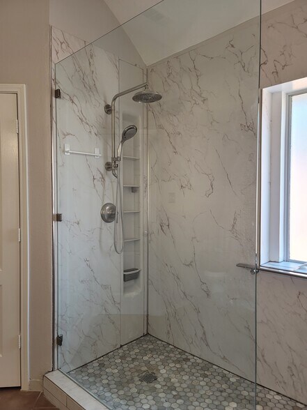 Building Photo - 703 Flagstone Way