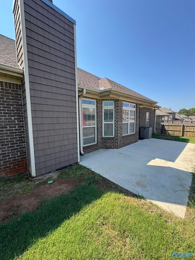 Building Photo - 109 Stonebury Ct