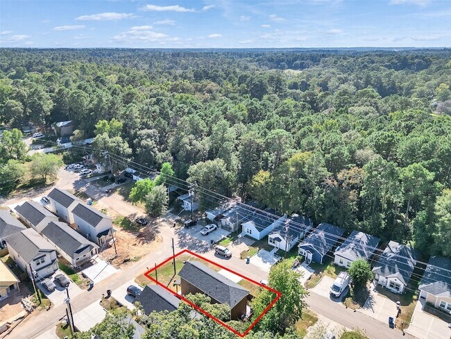 Building Photo - 16984 W Juneau St