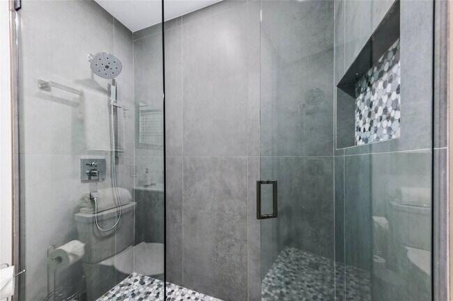 Building Photo - 3329 NE 17th St