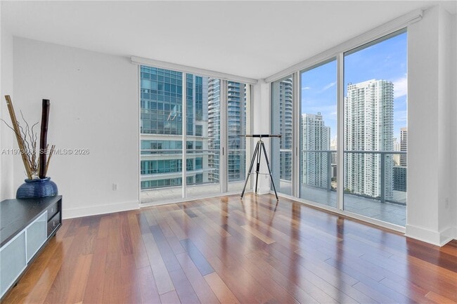 Building Photo - 1155 Brickell Bay Dr