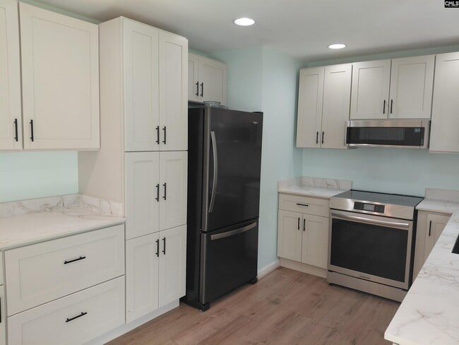 Building Photo - 224 Hickory Ridge Dr