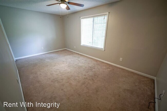 Building Photo - 2310 Tina Dr