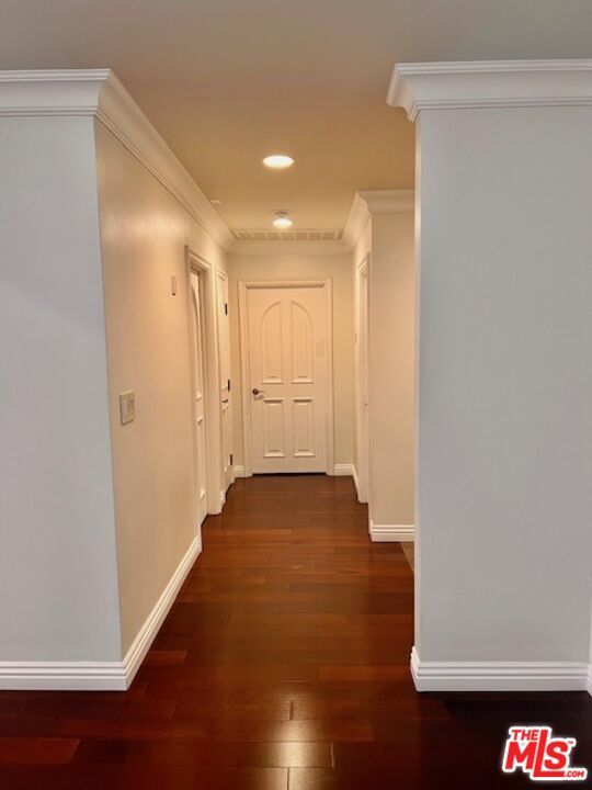 Building Photo - 1880 Veteran Ave