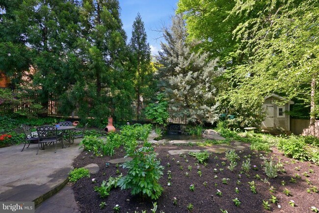 Building Photo - 2800 Greenvale St