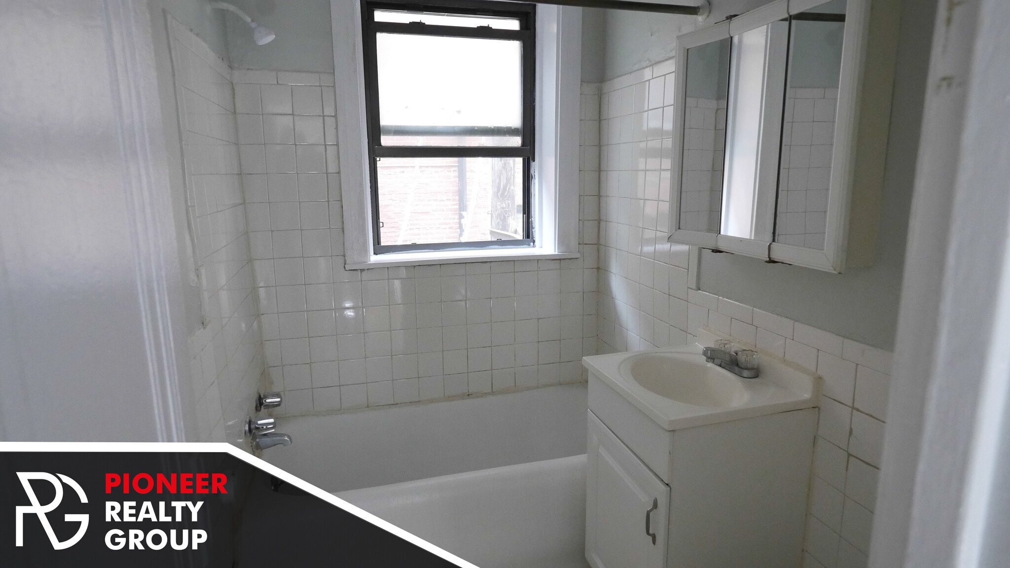 Building Photo - 1350 N Dearborn St