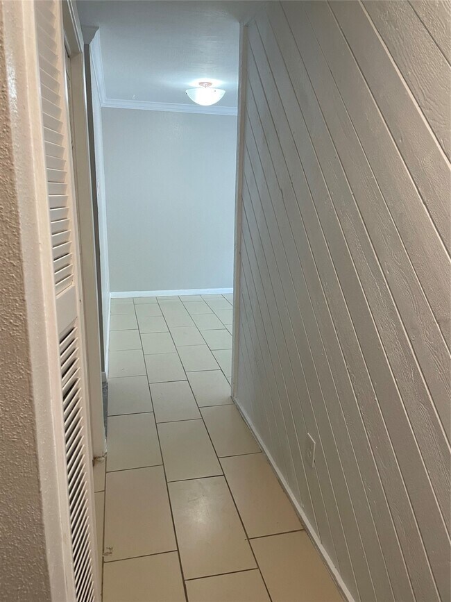 Building Photo - 2343 Briarwest Blvd