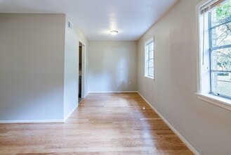 Building Photo - 1009 Washington St