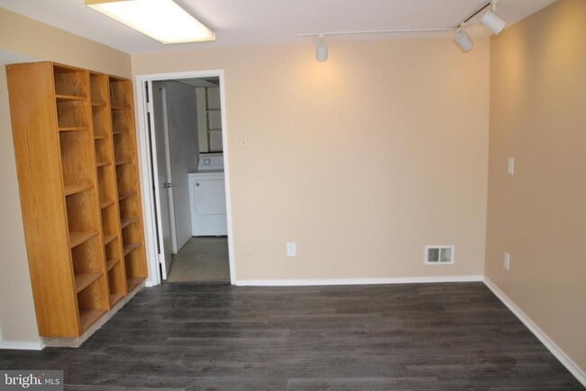Building Photo - 10308 Watkins Mill Dr