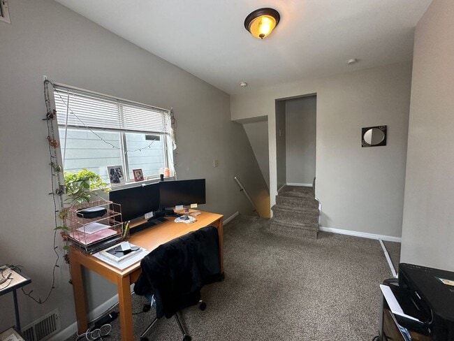 Building Photo - *** Amazing Apartment in Mt. Washington * ...