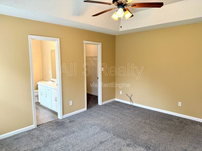 Building Photo - 545 Plantation Cove