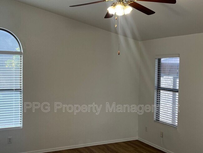 Building Photo - 6455 W Escuda Rd