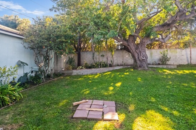 Building Photo - 13218 Lake St