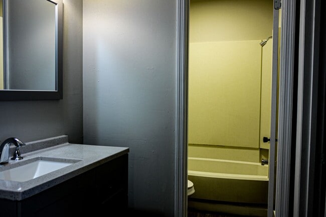 Building Photo - 3 bed 2.5 bath in East Brainerd