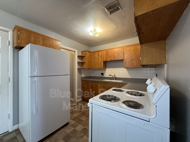 Building Photo - 1040 Normal Ave