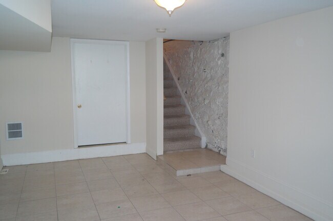 Building Photo - Charming 2 Bedroom/2.5 Bathroom Townhome in Linwood/Patterson Park, MD!