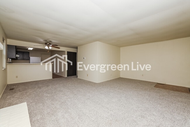 Building Photo - 8811 Foxgate Ct