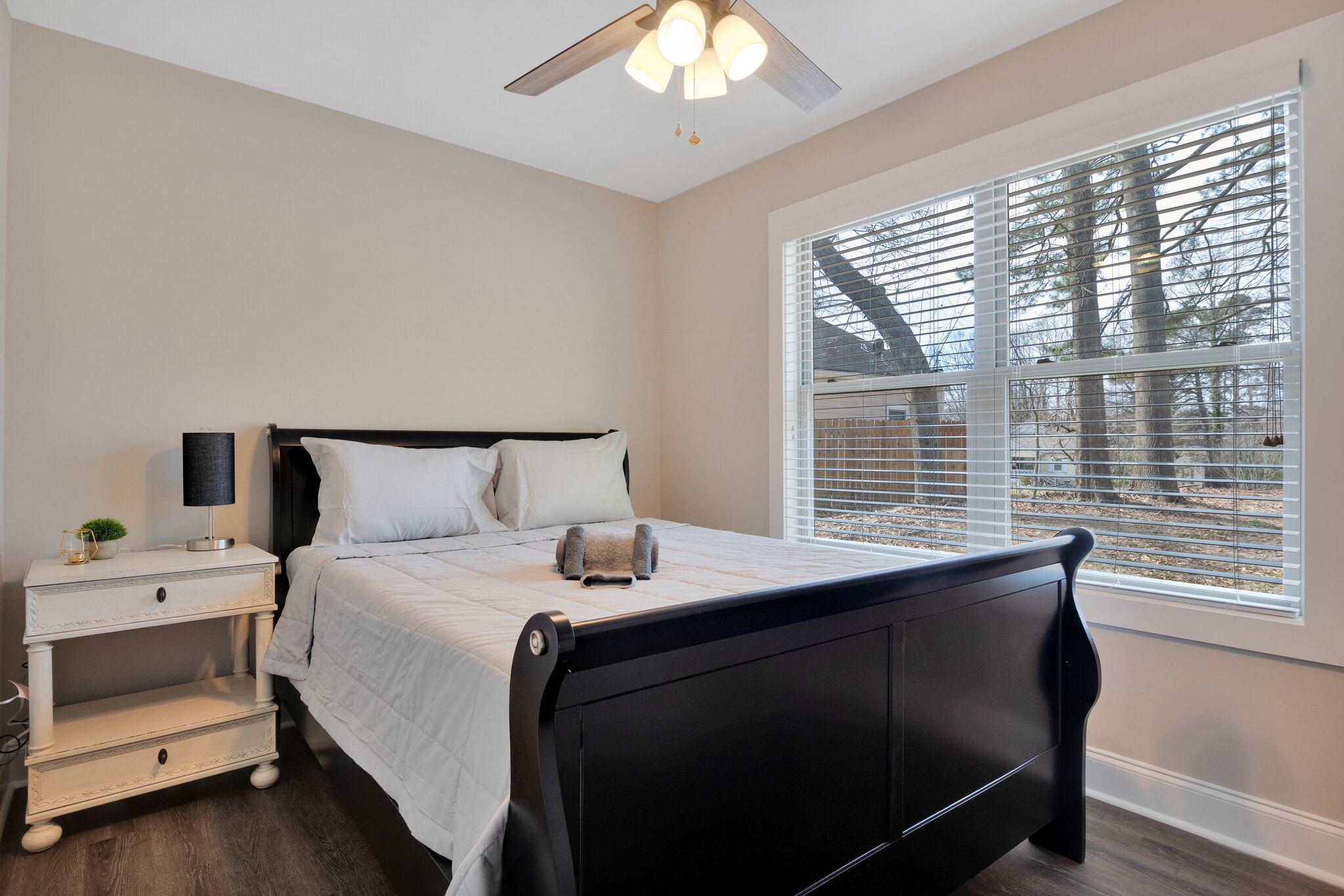 Building Photo - 764 Mary Ln