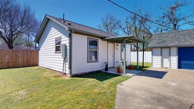 Building Photo - 3124 Tilfer St