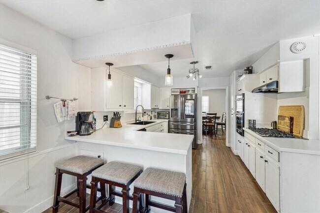 Building Photo - 12315 Whittington Ct N
