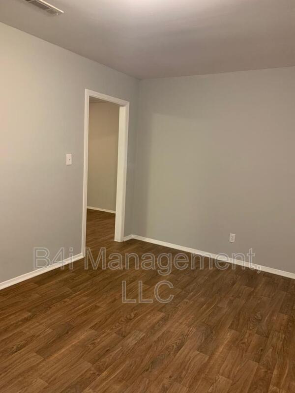 Building Photo - 3025 Sprucewood Dr