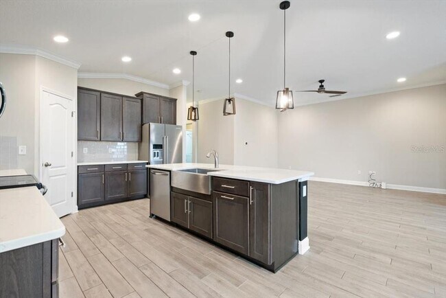 Building Photo - 27 Colorado Springs Way