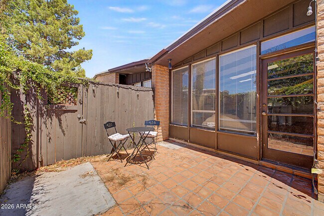 Building Photo - 3046 N 32nd St