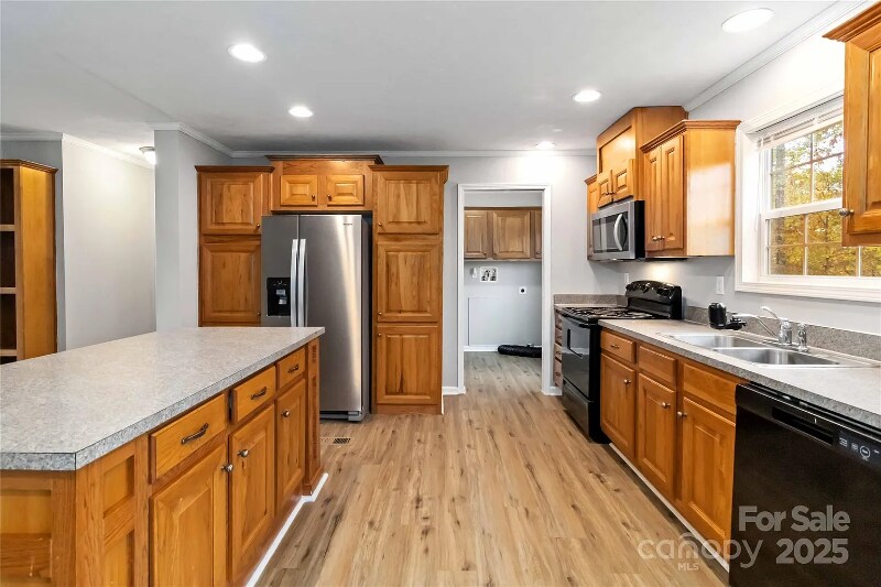 Building Photo - 2420 Creekside Dr