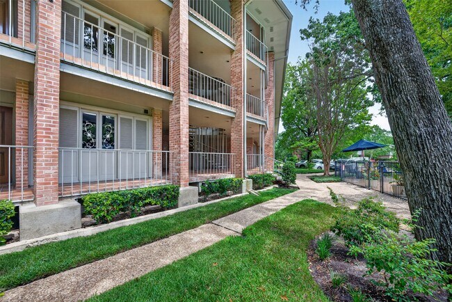 Building Photo - 6547 Bayou Glen Rd