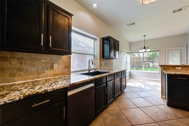 Building Photo - 16814 Benwick Dr