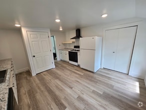 Building Photo - 540 Dunkirk Ave