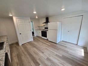 Building Photo - 540 Dunkirk Ave